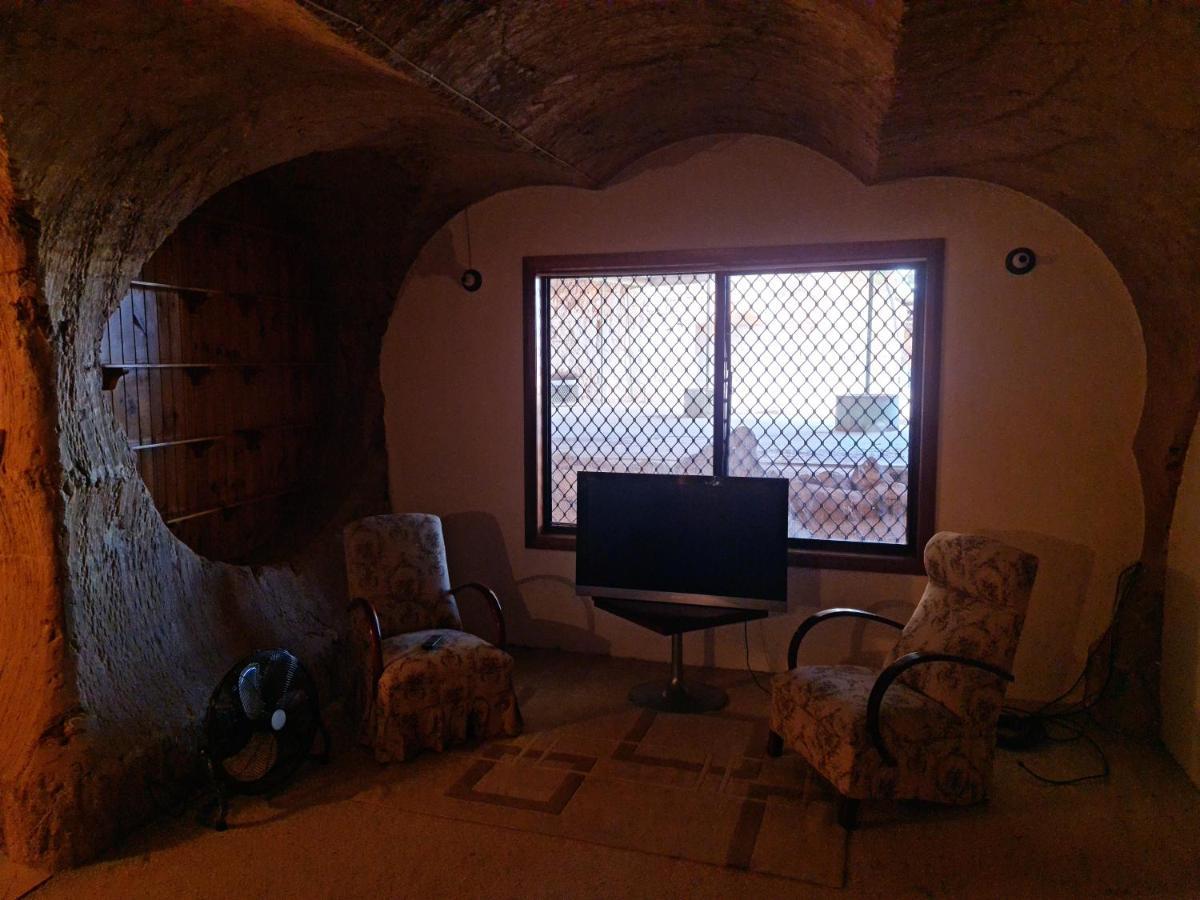 Underwood Court Fresh Dugout- Hosted By Coober Pedy Accommodations Ngoại thất bức ảnh