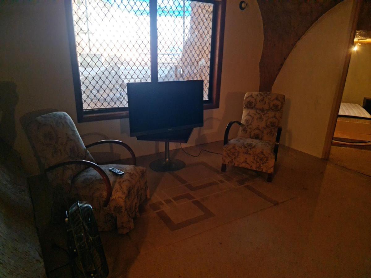 Underwood Court Fresh Dugout- Hosted By Coober Pedy Accommodations Ngoại thất bức ảnh